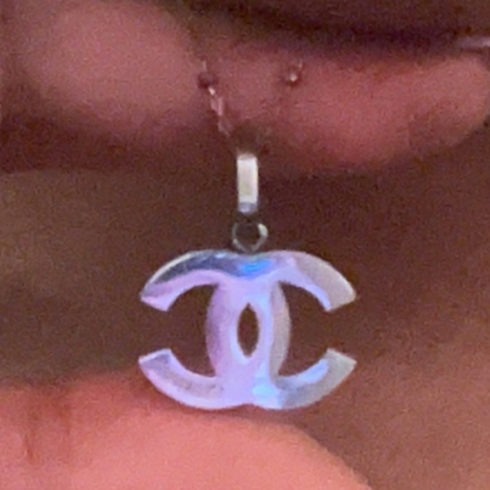 CHANEL PENDANT (does not come with necklace)